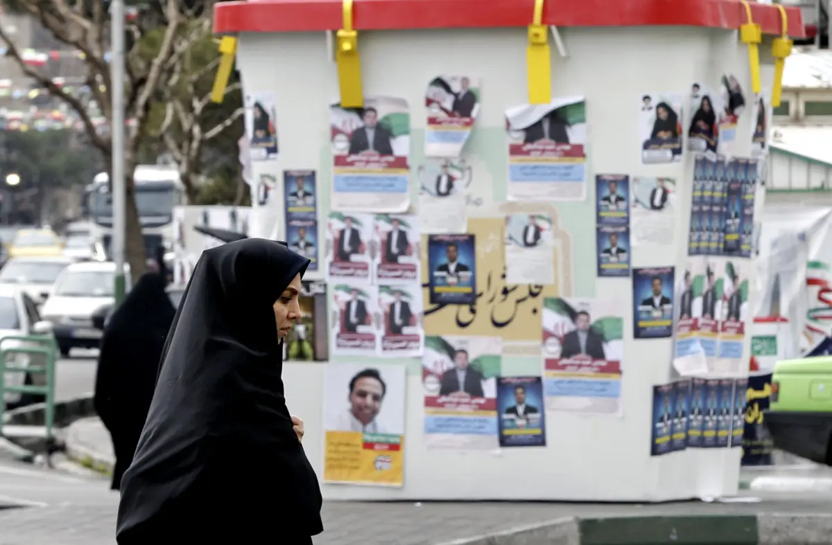 Música que levou o artista à prisão chama-se "Roosarito", que significa "seu véu" em persa