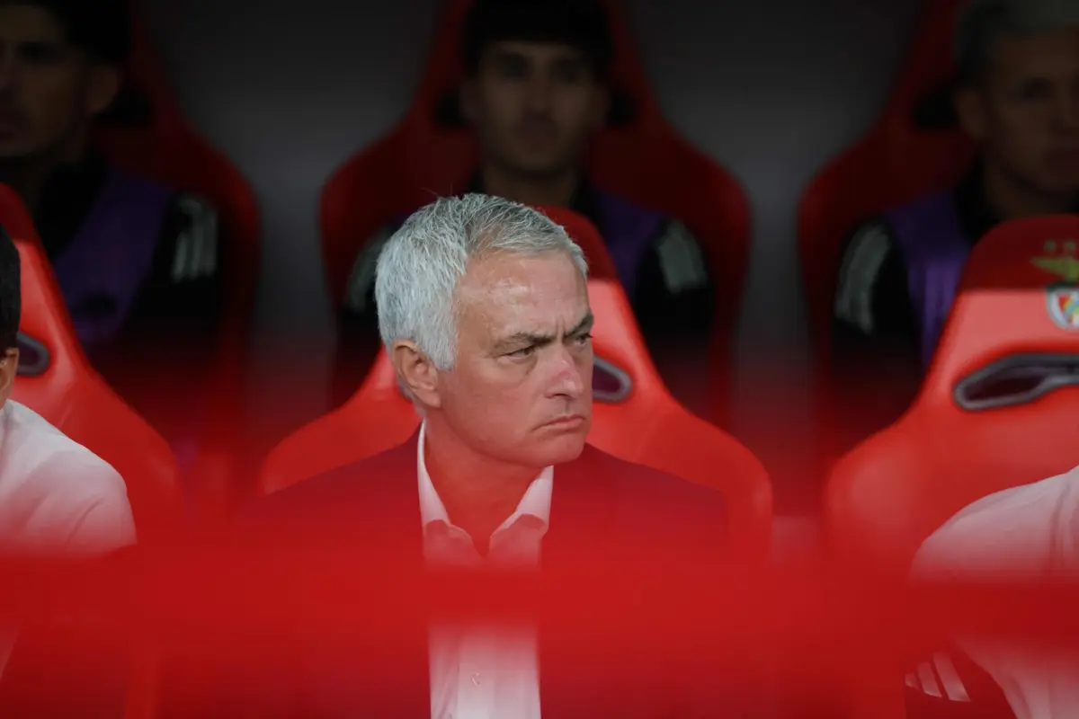 José Mourinho estreou-se com um empate no Estádio da Luz