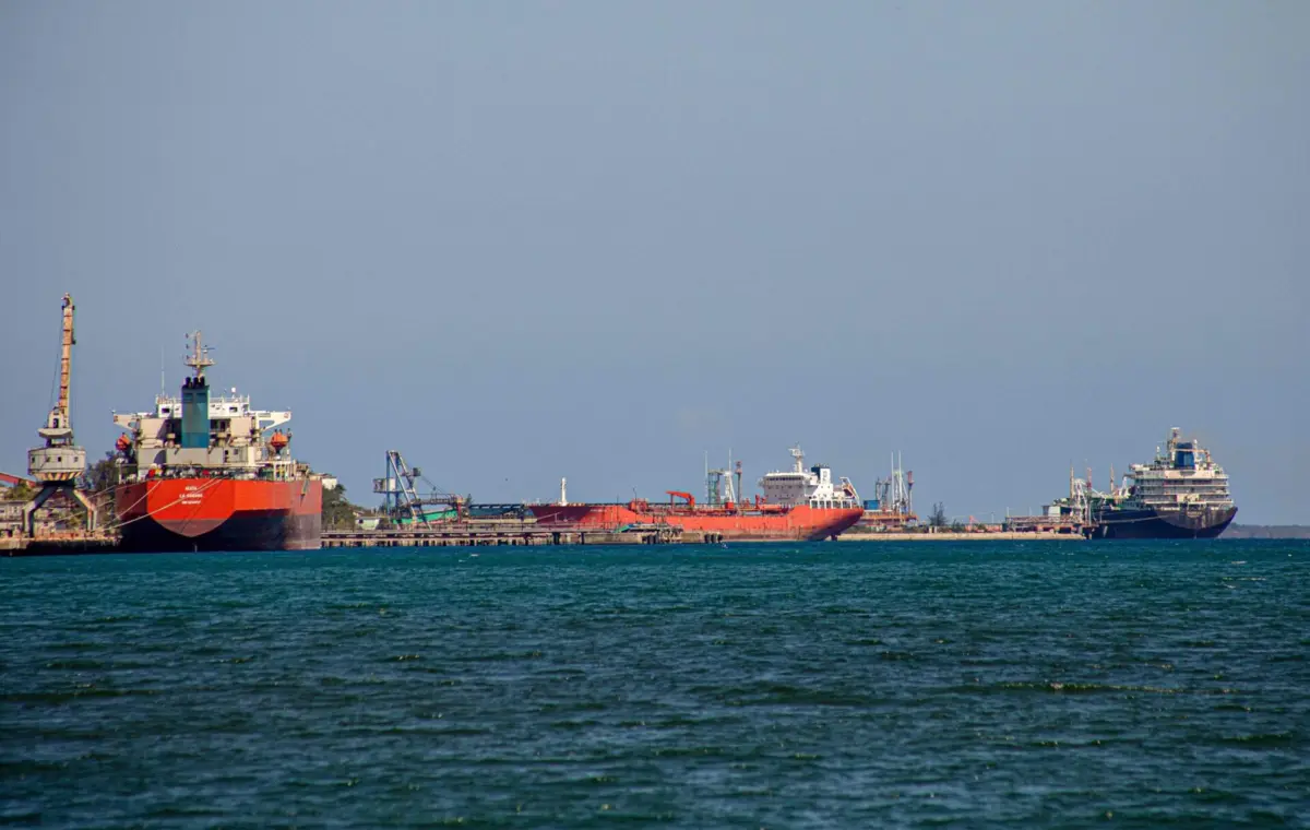 Cuba enfrenta bloqueio naval dos EUA que impede petroleiros de abastecerem ilha