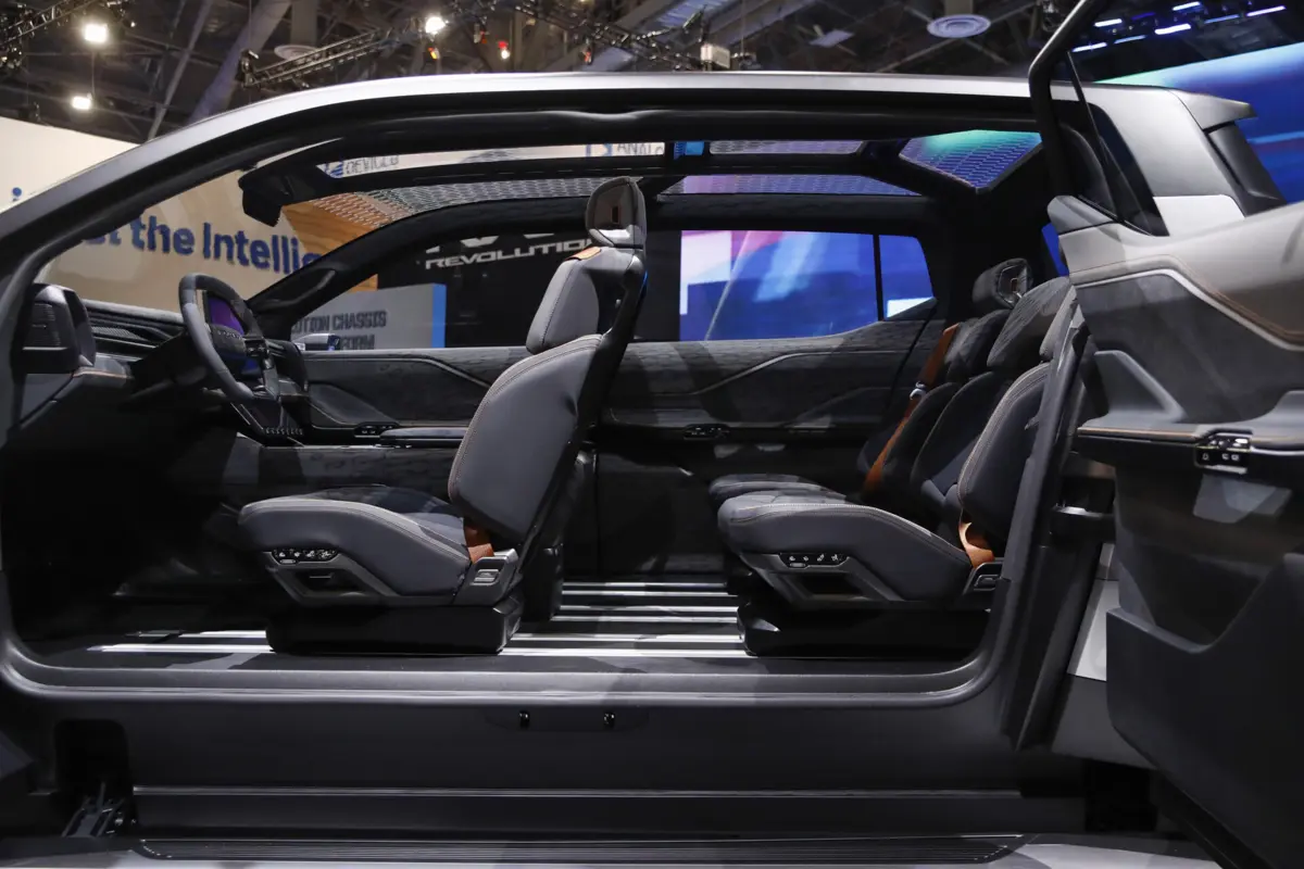 Os despedimentos são reflexo da incerteza quanto ao futuro da produção da Stellantis em Itália, que aumentou após a recente demissão de Carlos Tavares do cargo de diretor-geral