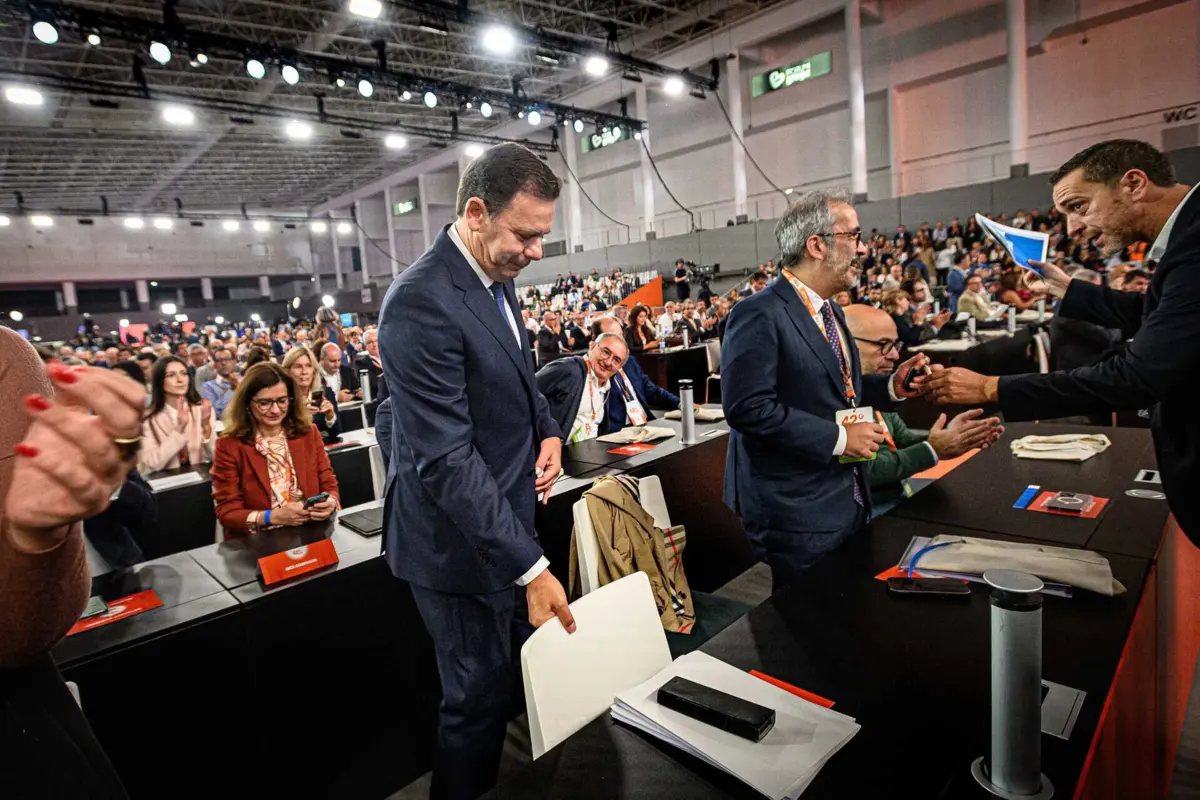 Entre as moções que incluem medida mais inovadoras, consta a da Juventude Social-Democrata (JSD), que propõe a "implementação gradual da semana de quatro dias"