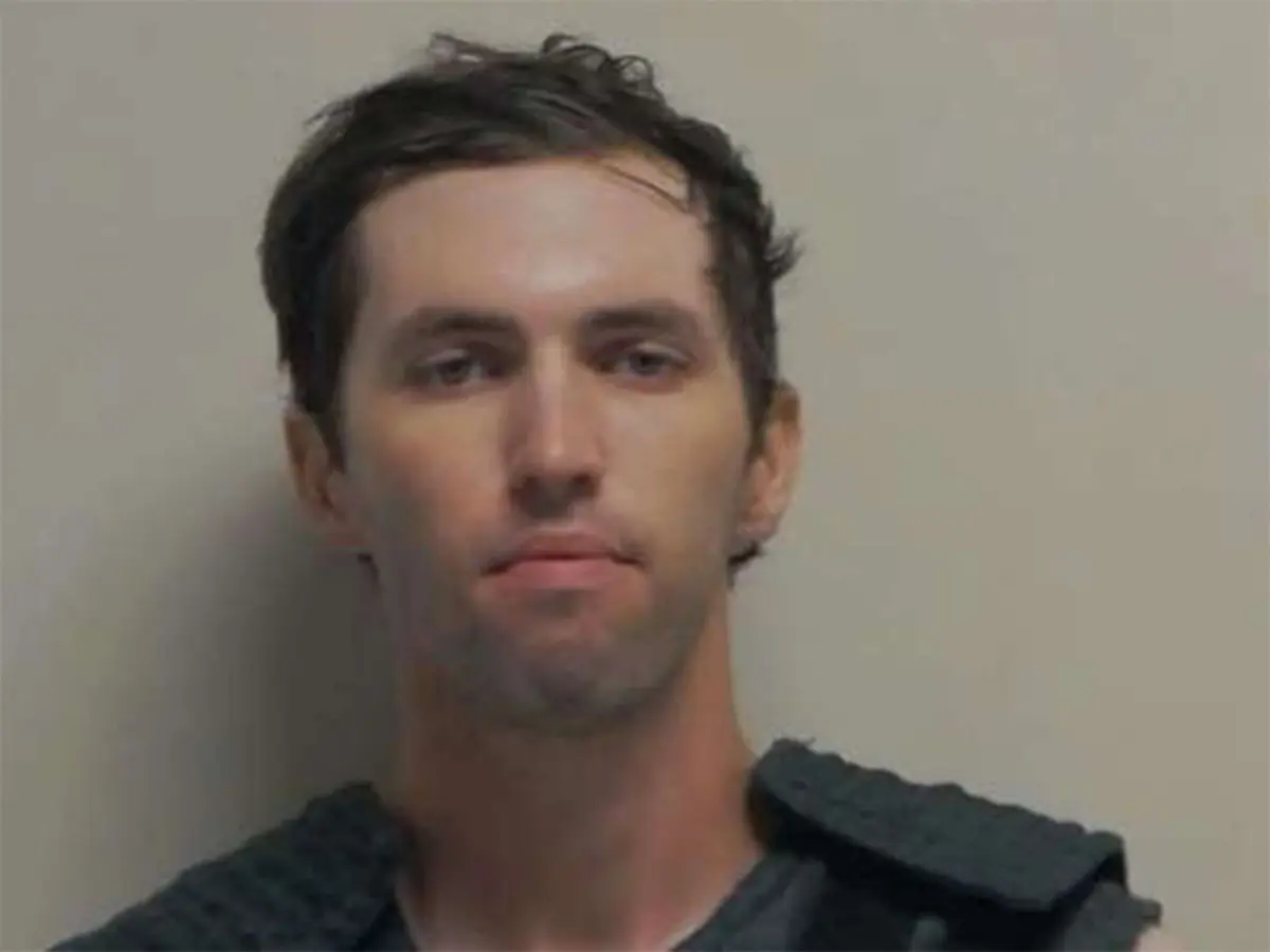 Tyler Robinson é suspeito de matar a tiro Charlie Kirk