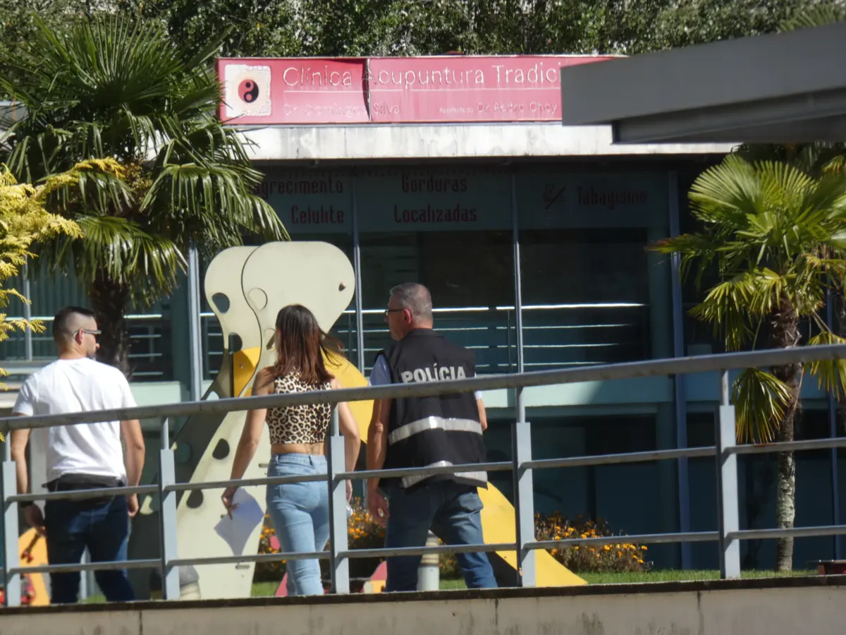 A detida a caminho da Cadeia de Santa Cruz do Bispo