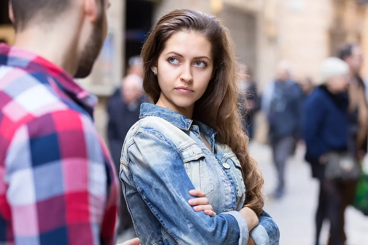 “Se não fomentarmos competências pessoais e emocionais de qualidade desde tenra idade, podemos crescer a associar o pedir desculpa a um conjunto de preconceitos negativos que atrapalham a experiência”, reconhece Filipa Jardi