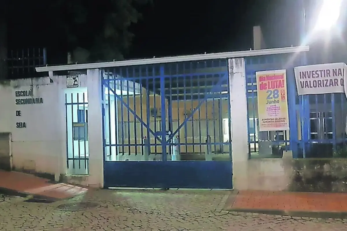 Imagem de contexto do artigo Ministro rejeita relação entre condições da escola e morte de aluna em Seia