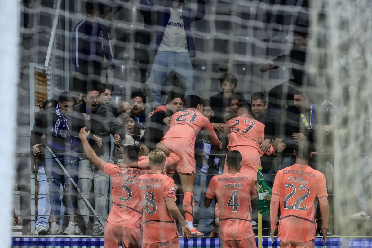 Dragões querem continuar sozinhos no topo