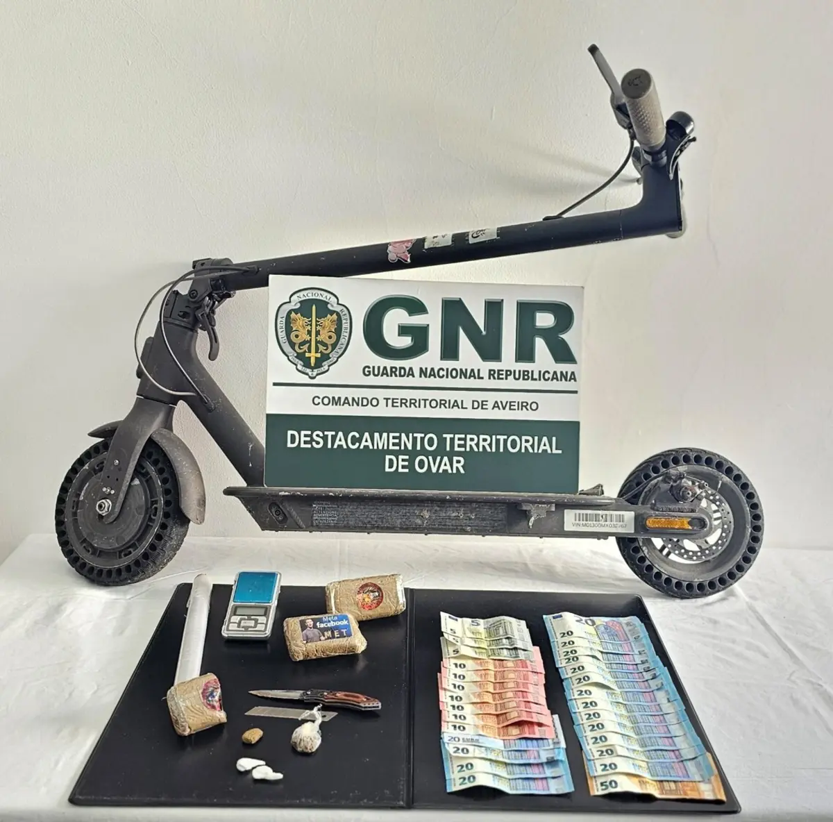 Material apreendido nas buscas pela GNR