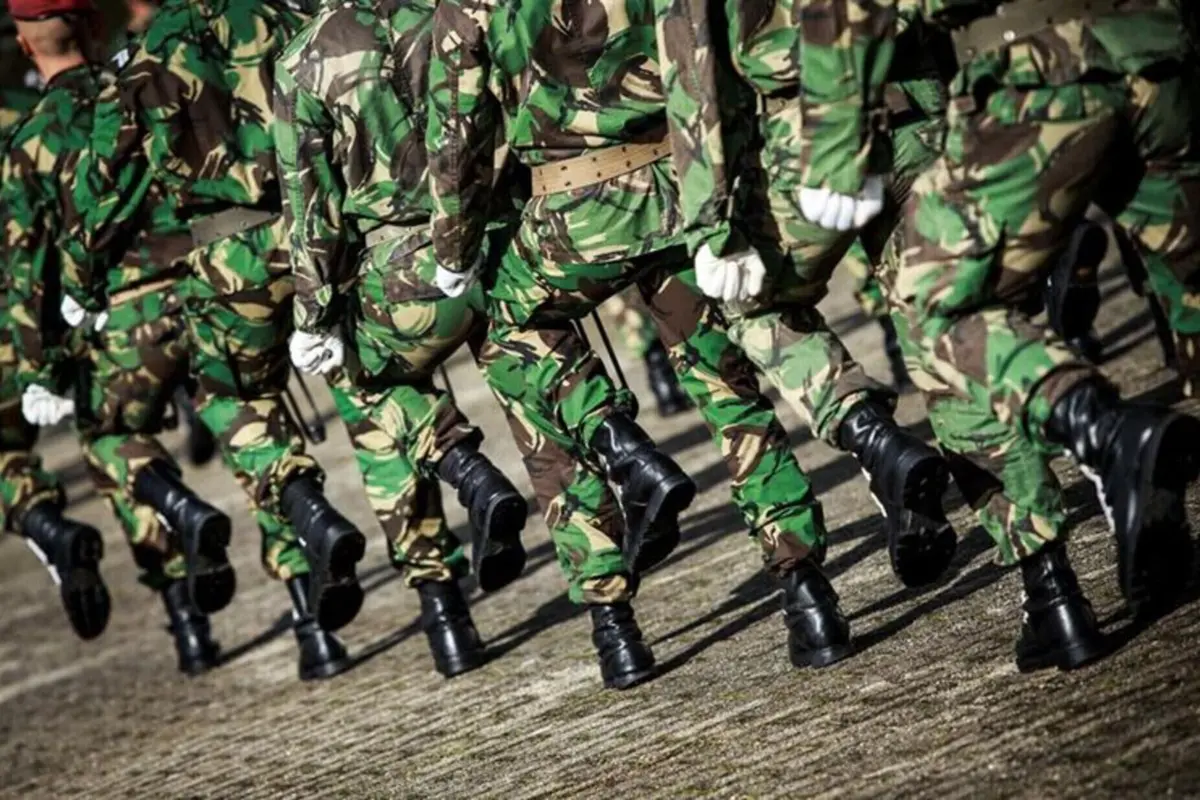 Antigos chefes militares alertam para "situação insustentável"