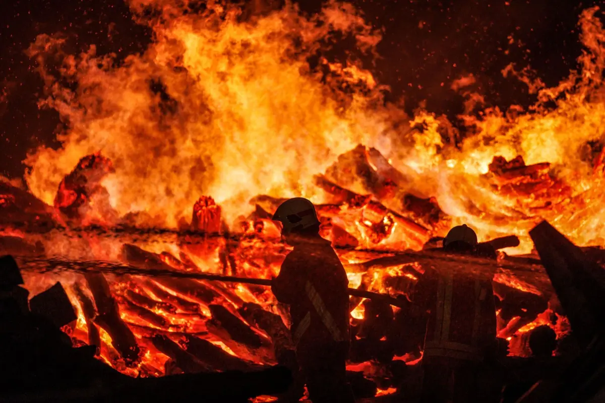 Incêndio atingiu o parque empresarial e a zona industrial de Chaves