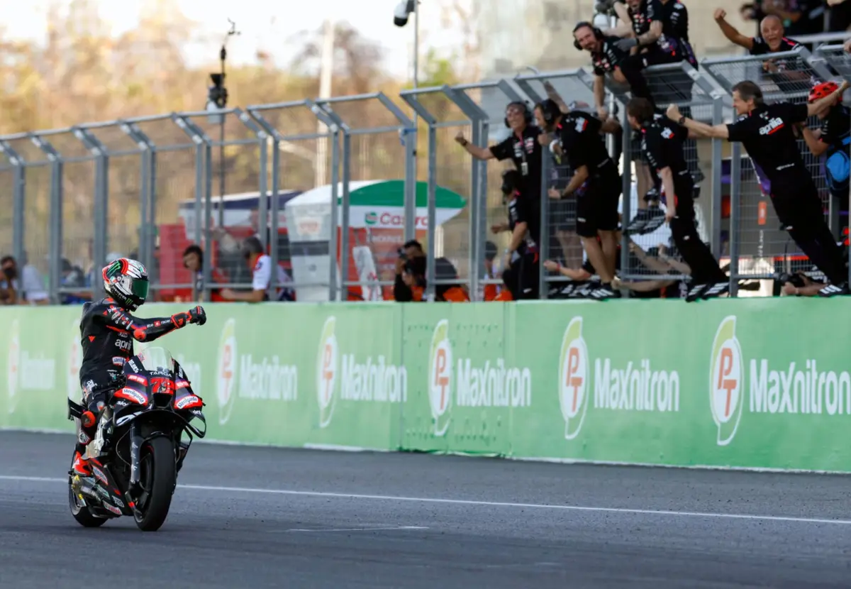 Marco Bezzechi vence prova de MotoGP na Tailândia