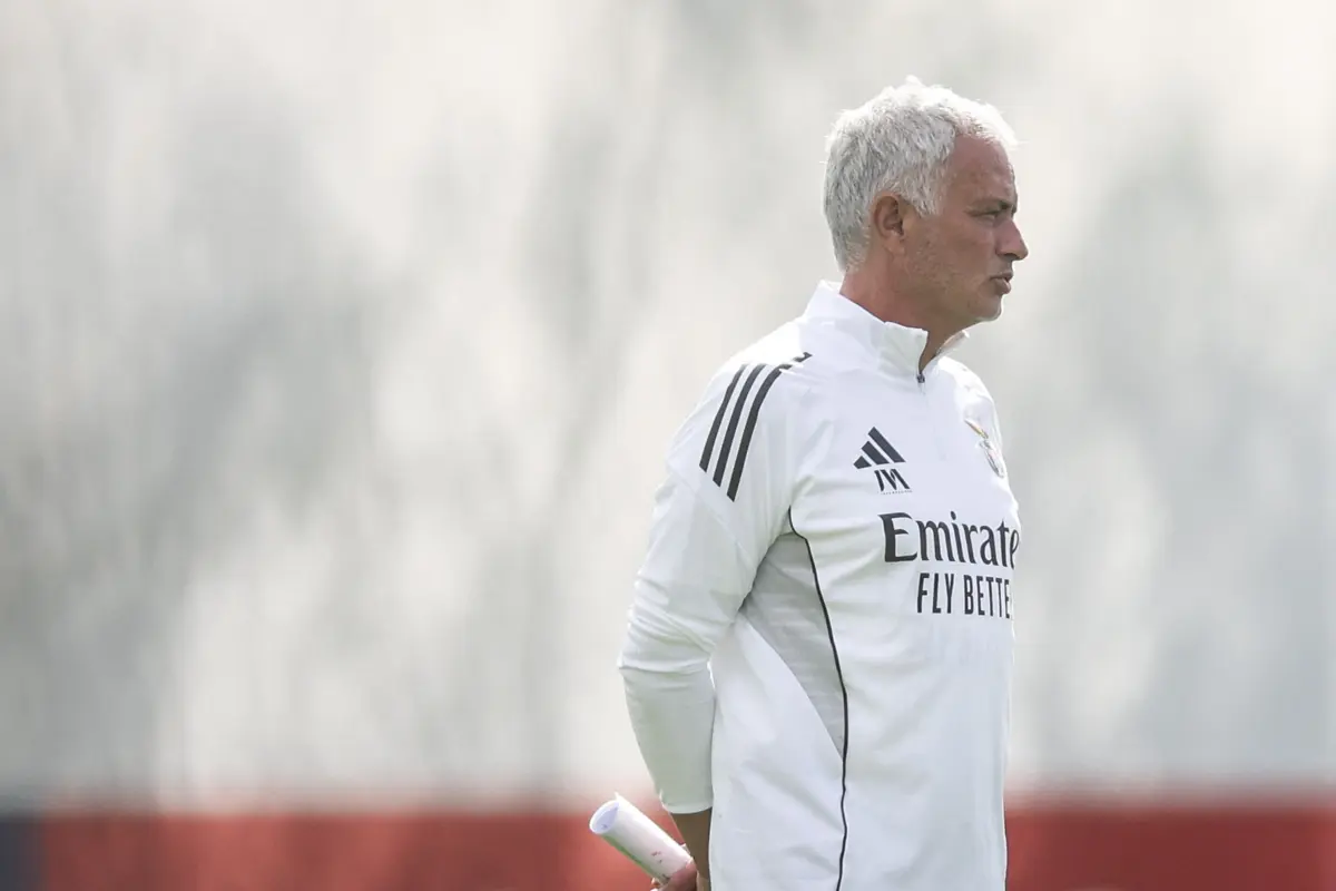 José Mourinho está de volta a Inglaterra, agora para defrontar o Newcastle