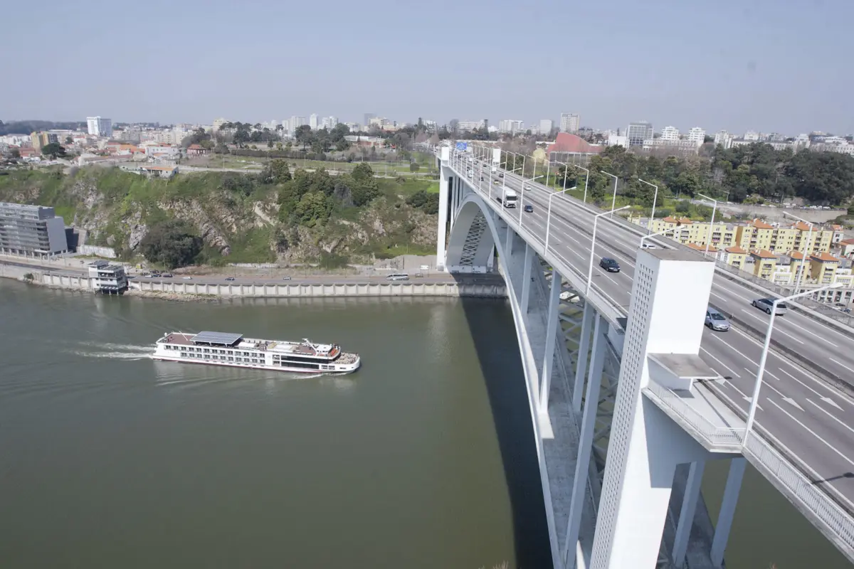 Autoridades asseguram que os cruzeiros-hotel portugueses não põem em risco o rio