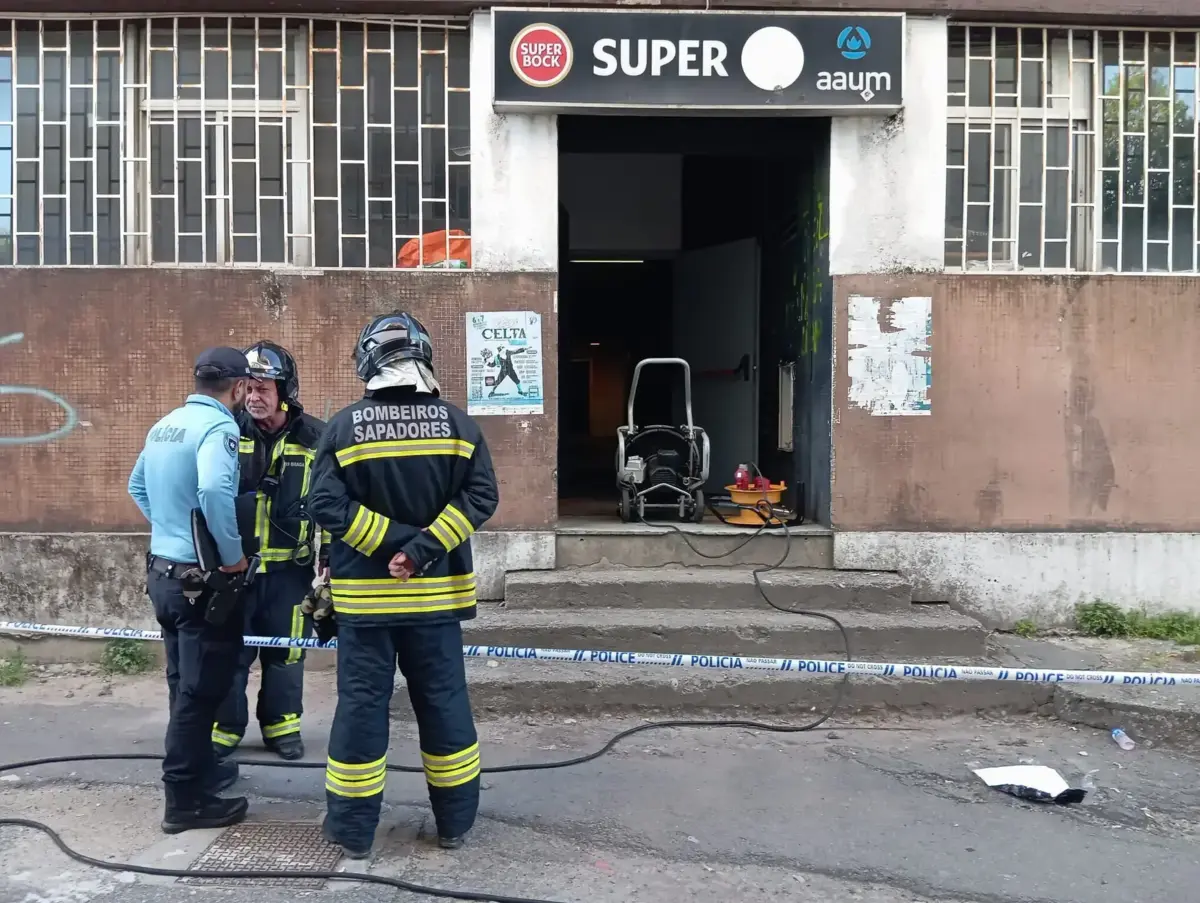 O bar está fechado desde abril de 2025, depois do homicídio de um jovem no exterior do estabelecimento