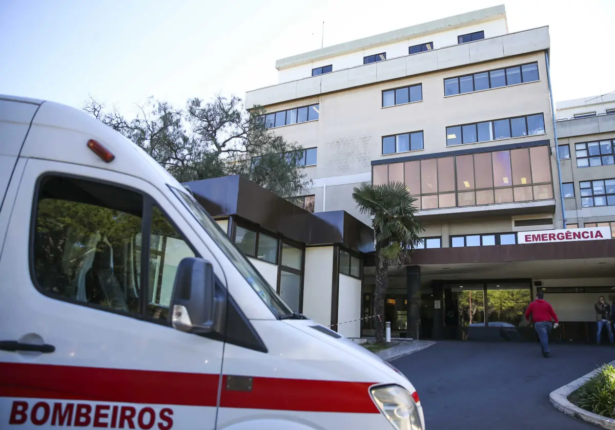 Imagem de contexto do artigo Dois blocos de parto de Lisboa só abrem ao INEM