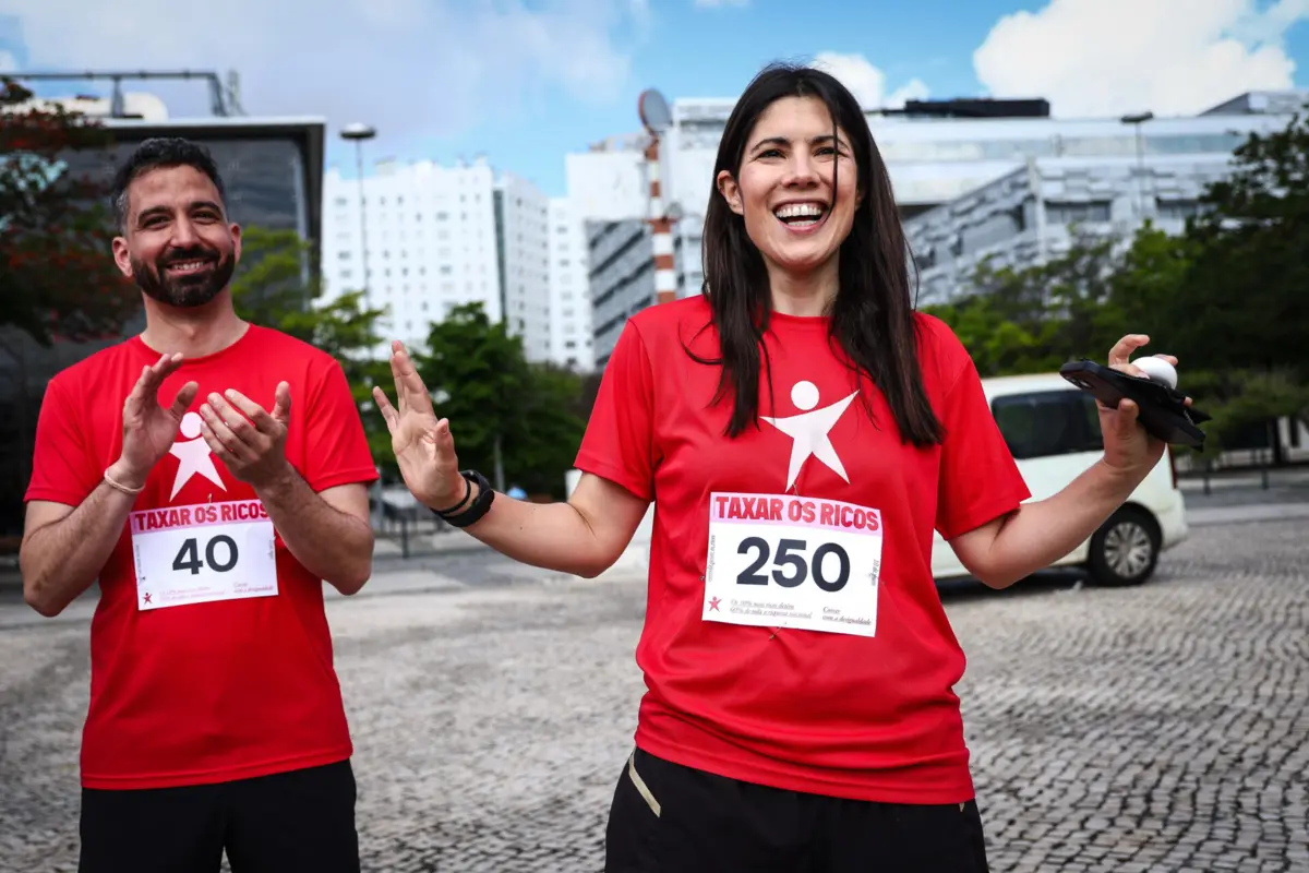 Mariana Mortágua na corrida “Taxa os Ricos", uma iniciativa do BE