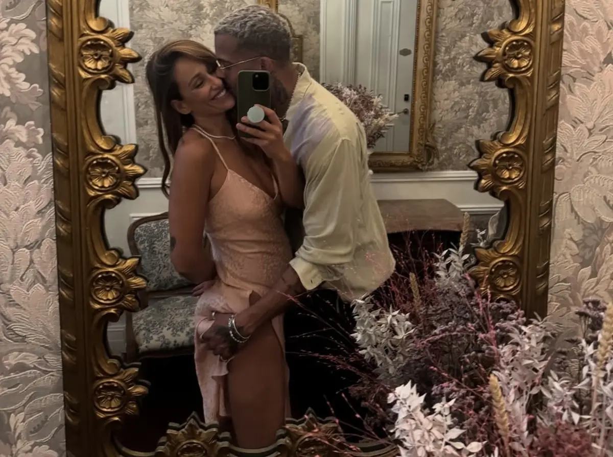 Casal aproveitou a noite de celebração a dois