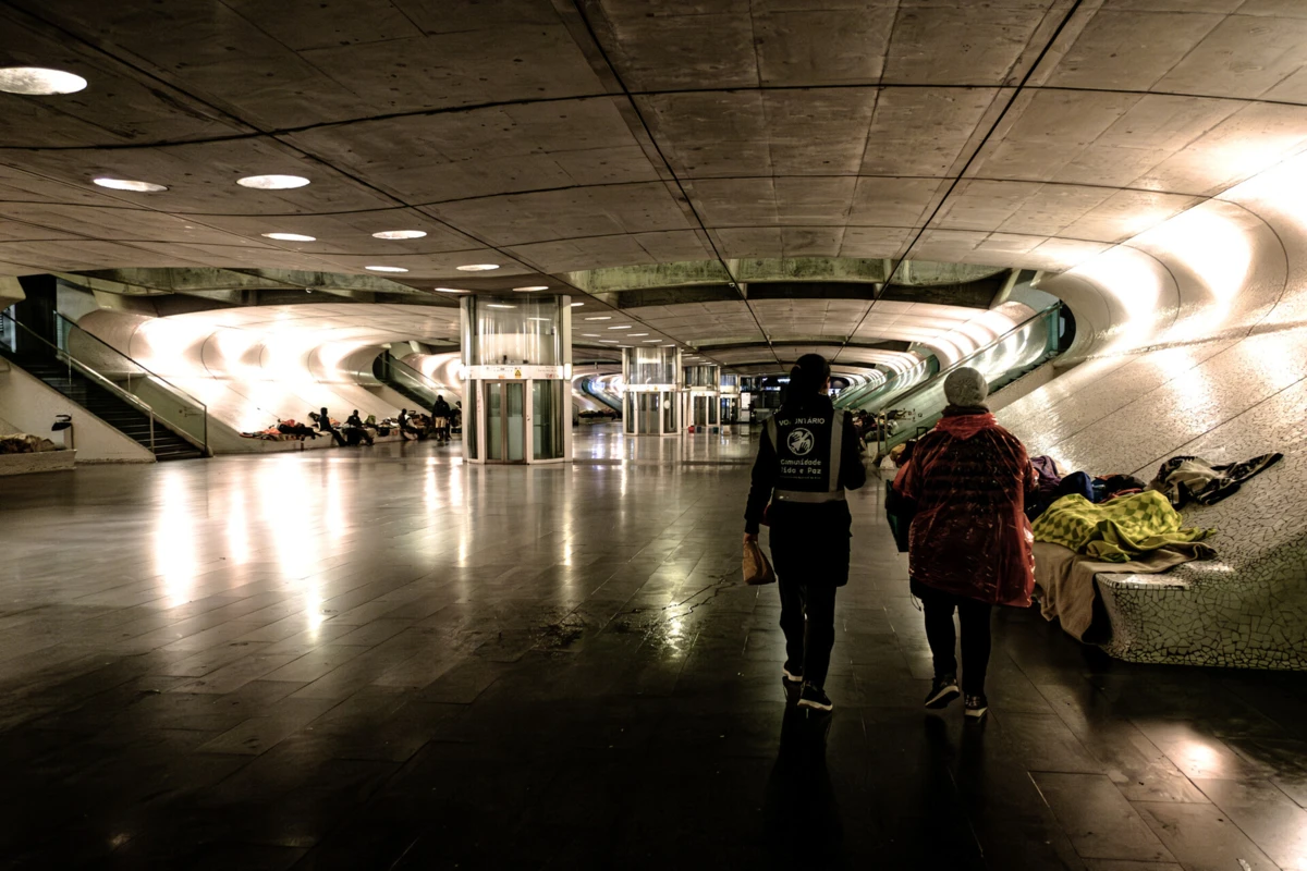 Vítima é conhecida por pernoitar na estação da Gare do Oriente