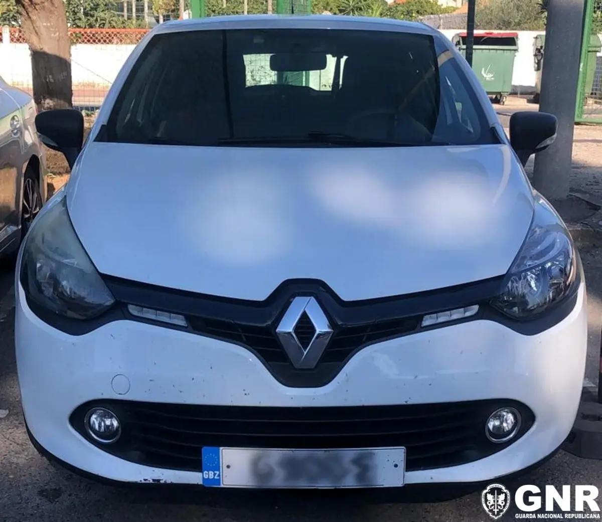 Viatura, com matrícula estrangeira, foi recuperado e entregue ao seu legítimo proprietário.