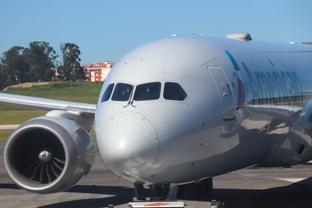 Casal terminou a carreira ao aterrar no Humberto Delgado