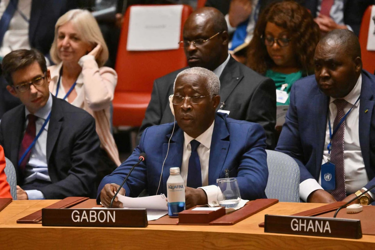 O primeiro-ministro do Gabão, Raymond Ndong Sima