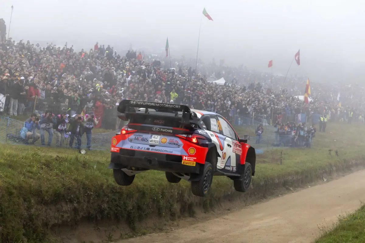Thierry Neuville sai de Portugal mais descansado no topo do campeonato