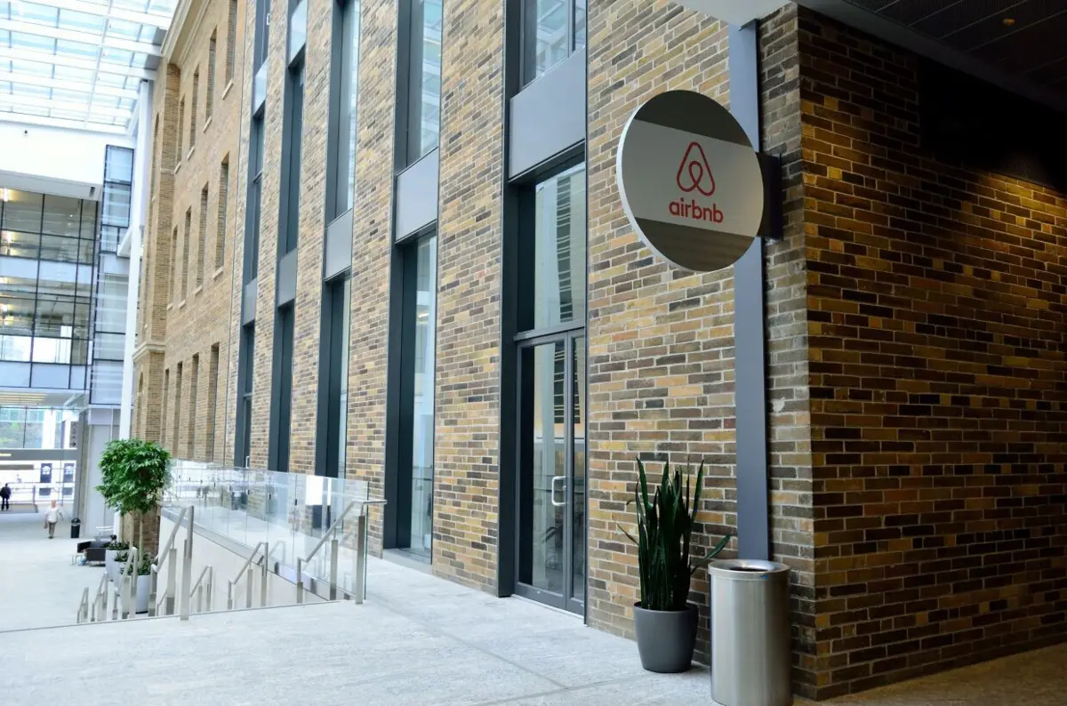 Airbnb terá mais de 60 mil alojamentos ilegais em Espanha