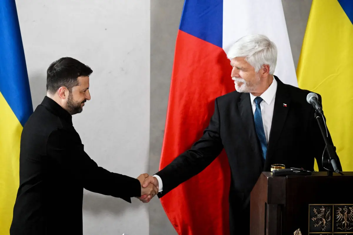 O presidente ucraniano Volodymyr Zelensky e o seu homólogo checo Petr Pavel