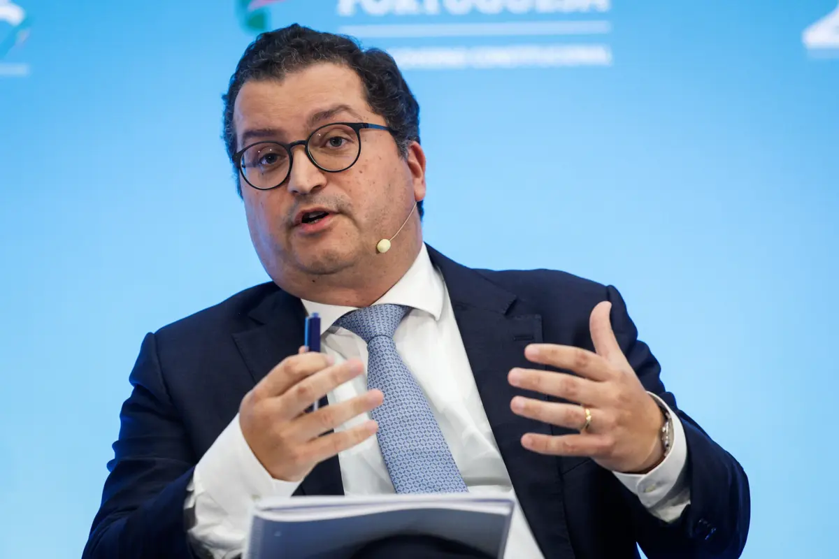 Ministro das Finanças apresentou a proposta de Orçamento do Estado