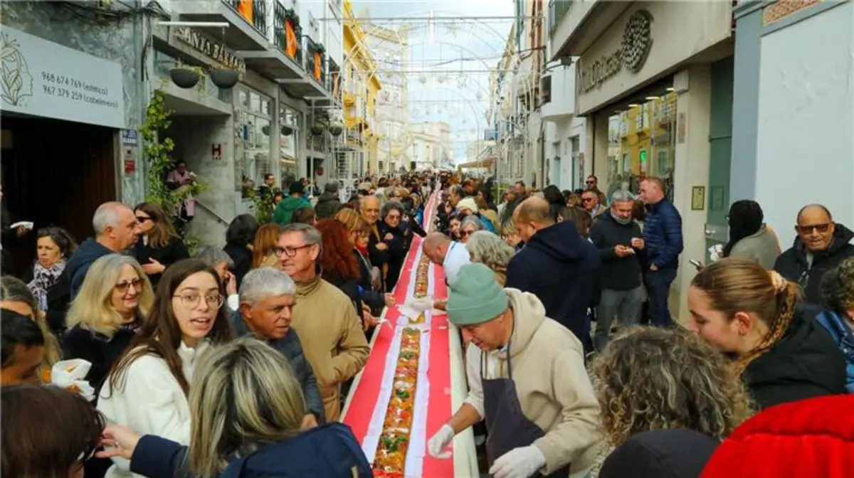 Em 2024, bolo-rei também teve 50 metros de comprimento