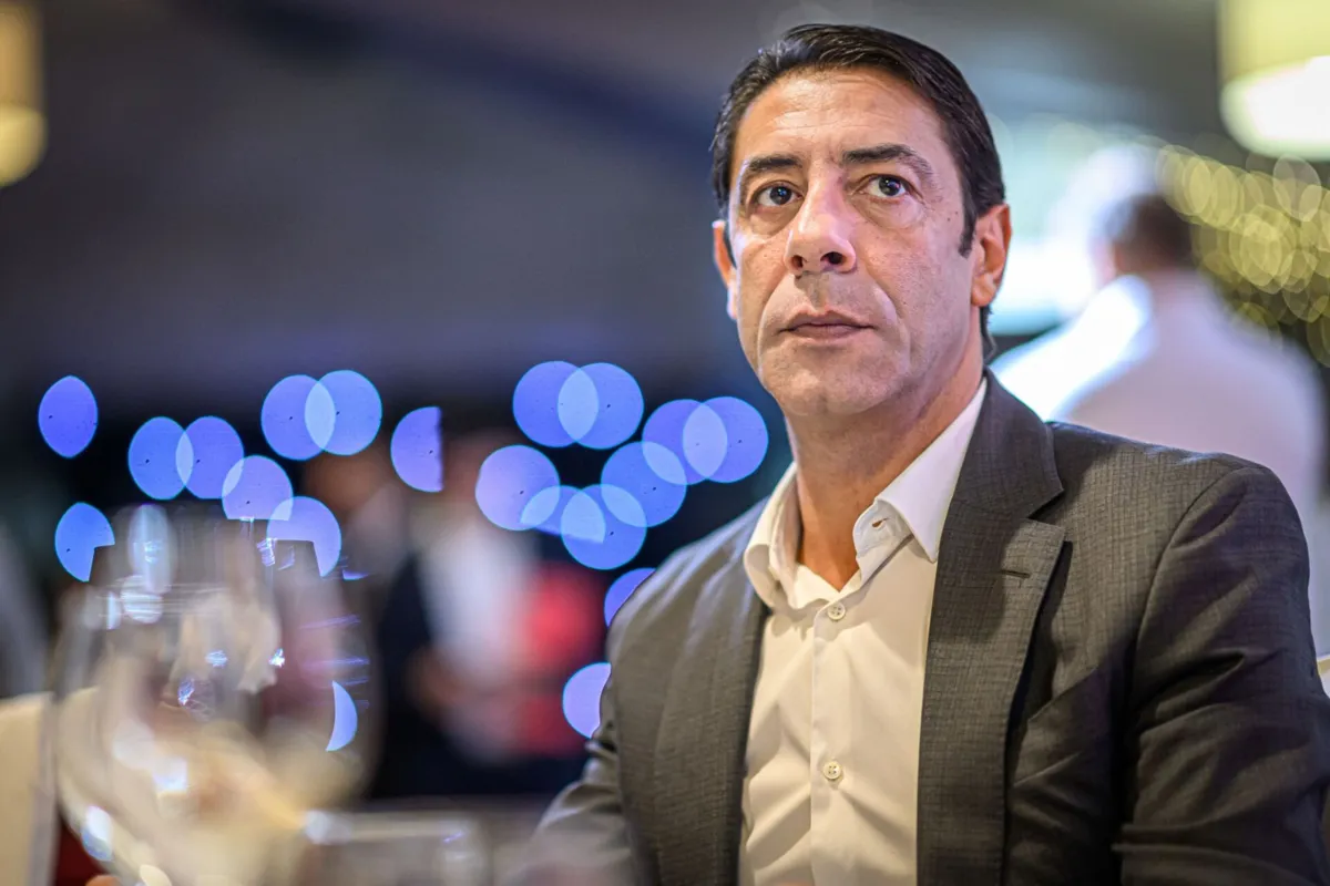 "O próprio já admitiu que copia muito dos outros", disse Rui Costa