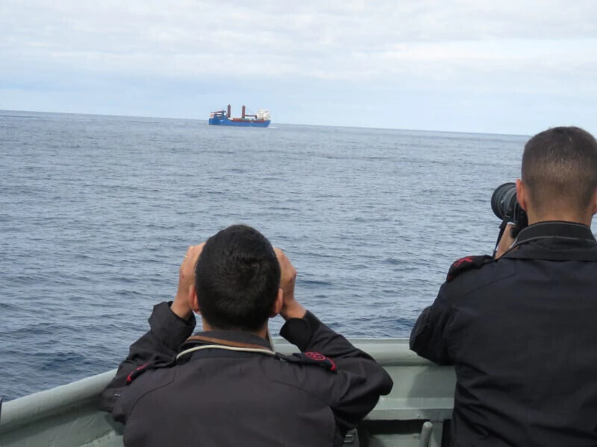 Este navio da Federação Russa "deixou as águas de responsabilidade nacional, já durante o dia de hoje, rumando em direção ao mar Báltico"