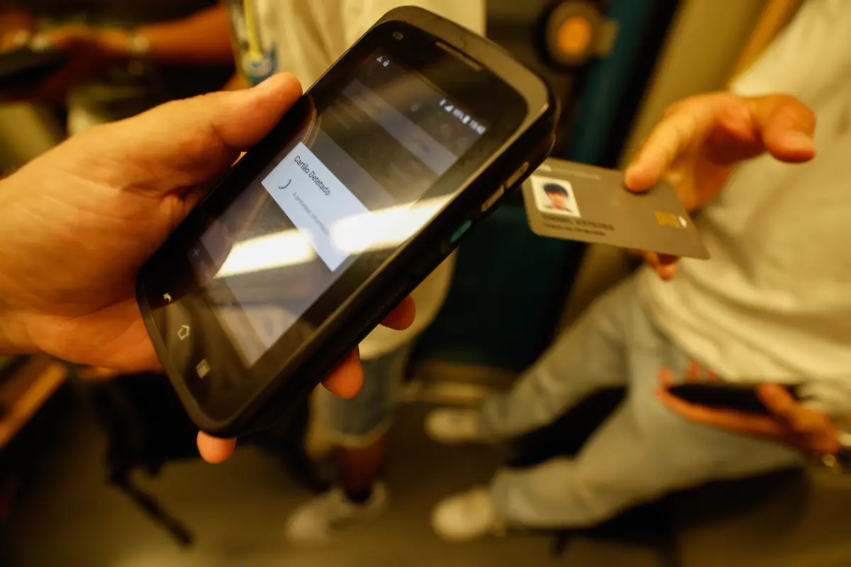 Da informação recolhida pelo JN junto das seis empresas de transportes, a Metro do Porto é a que regista um maior número de passageiros fiscalizados