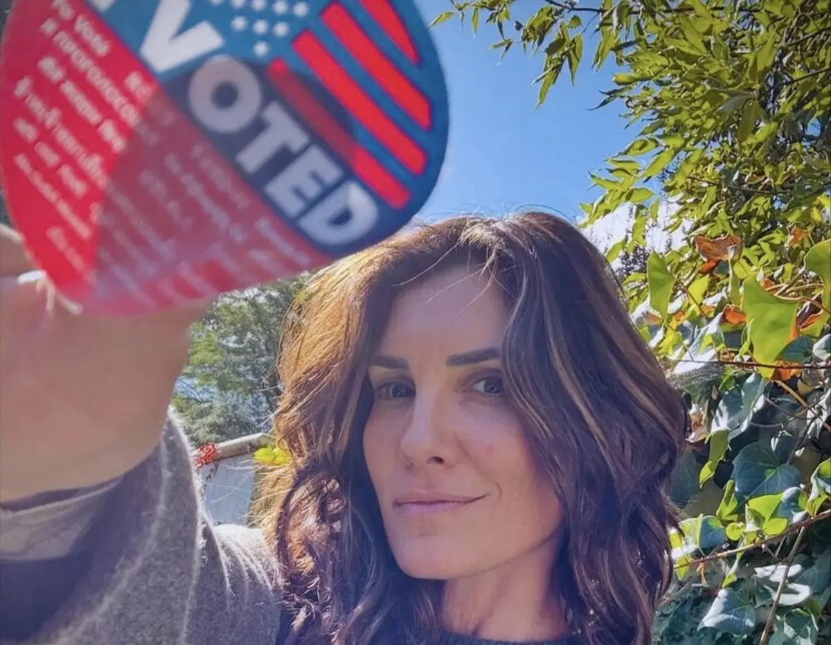 Atriz e realizadora luso-americana votou esta terça-feira no futuro da Casa Branca