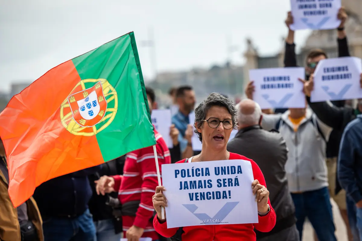 Forças de segurança concentradas no Terreiro do Paço