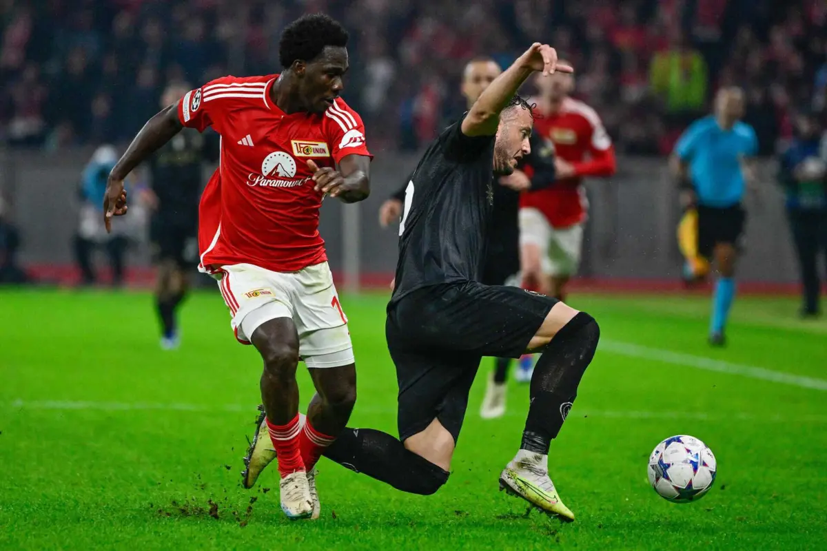 Fofana em ação frente ao Nápoles