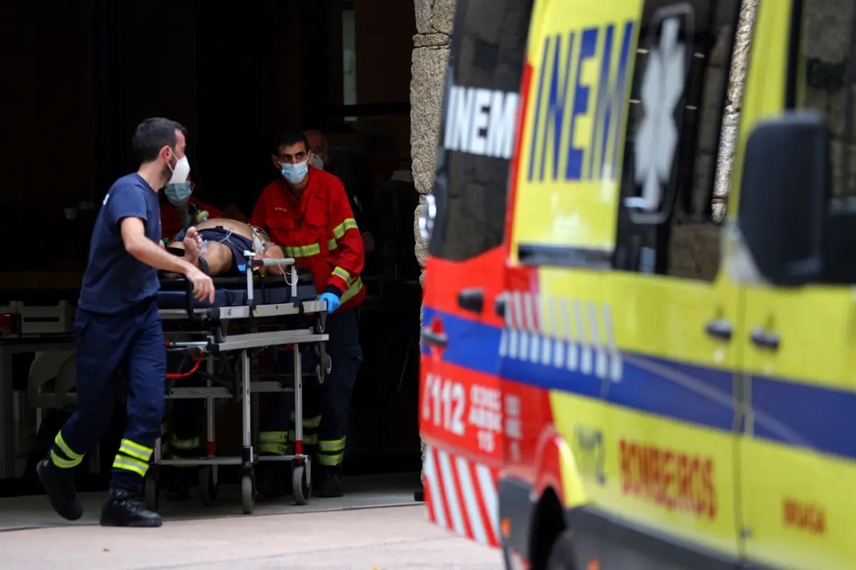 Até 100 ambulâncias de emergência para o pico da gripe