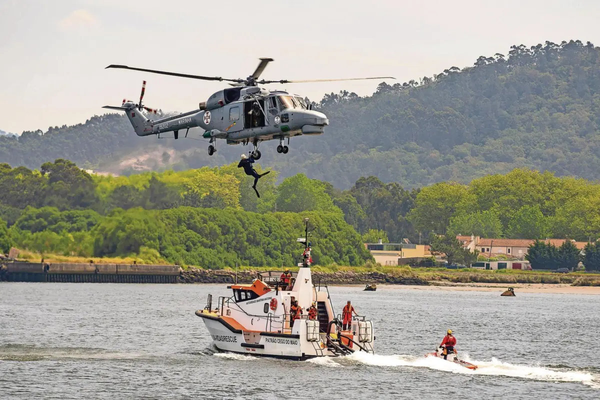 Marinha resgatou 40 pessoas em outubro