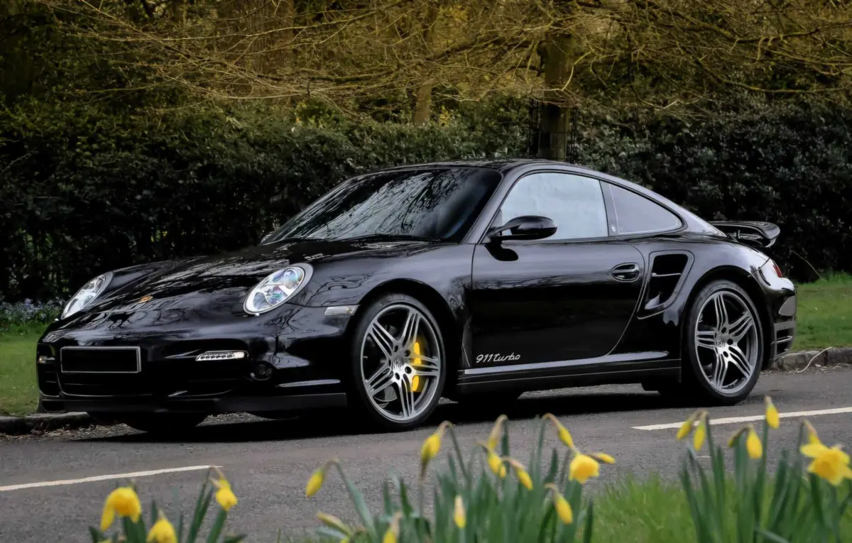 Casal pediu um empréstimo de 90 mil euros para comprar este Porsche 911 Carrera Turbo