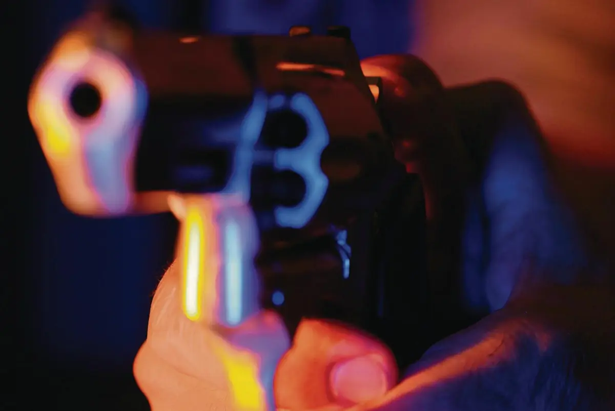 Atacantes invadiram apartamento de Lisboa com armas de fogo. Pai da vítima é um magistrado do Tribunal de Contas de Angola