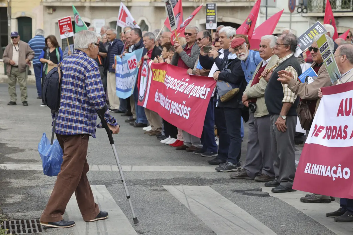 Pensionistas vão beneficiar de um aumento de 2,6% mais 1,25% propostos pelo PS