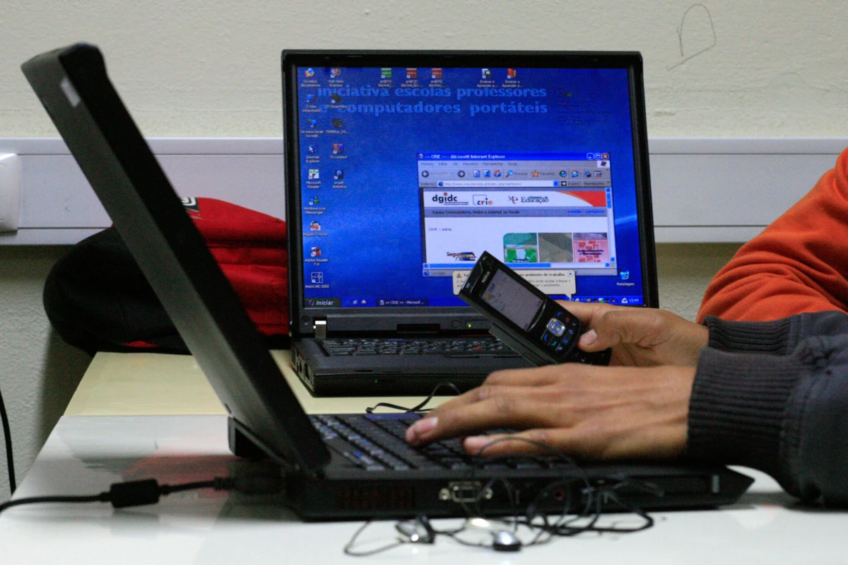 Há muitos computadores avariados nas escolas, diz Mário Nogueira