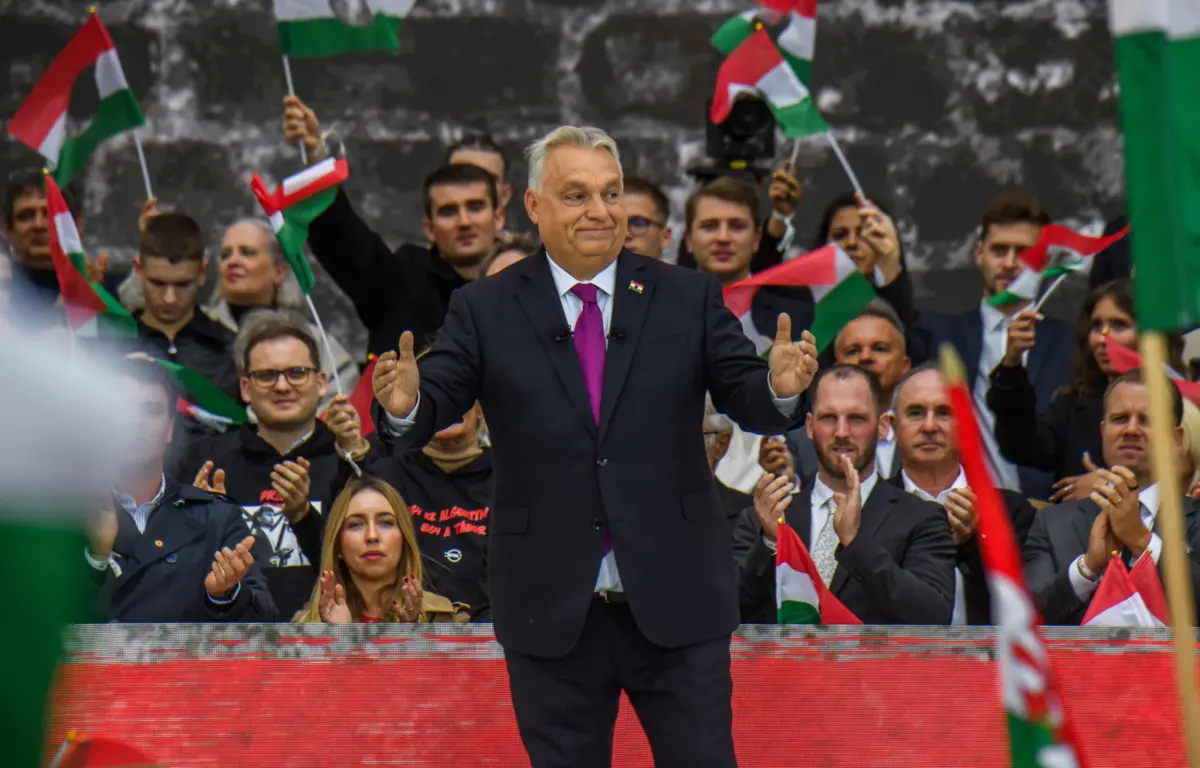 Sob o governo de Viktor Orbán, segundo a RSF, cerca de 80% dos meios de comunicação húngaros estão sob influência de aliados políticos