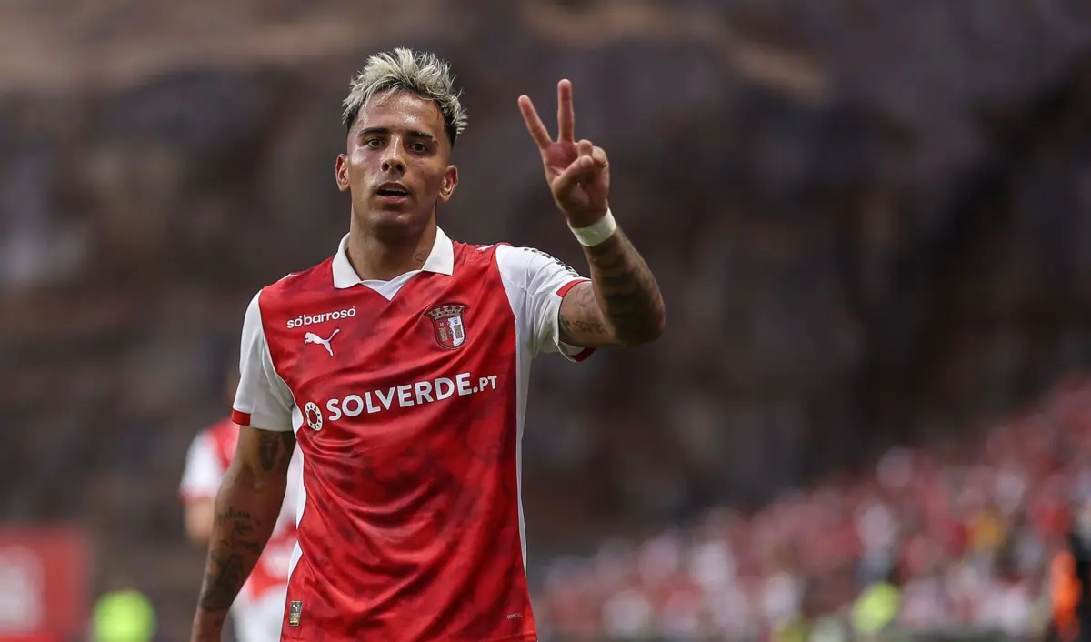 Rodrigo Zalazar festeja os dois golos marcados ao Cluj