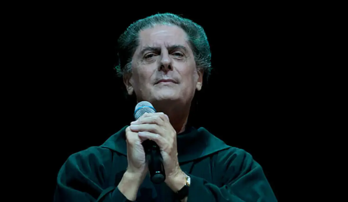Frei Hermano da Câmara, figura lendária da música religiosa, tem 90 anos.