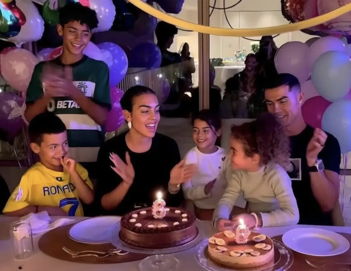 Imagem de contexto do artigo Georgina mostra como foi o aniversário em família da filha Alana