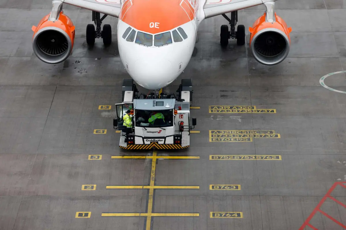 A easyJet aconselhou ainda os clientes que viajam de e para Portugal no período da greve a verificar o estado dos seus voos.
