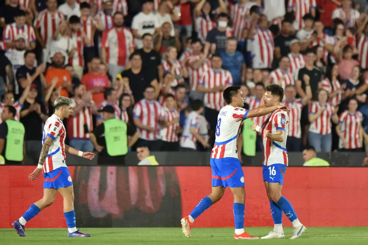 Festa paraguaia no jogo com a Argentina