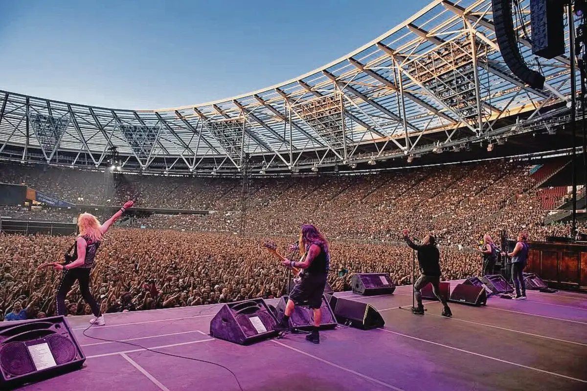 Histórica banda inglesa continua a lotar os recintos por onde passa