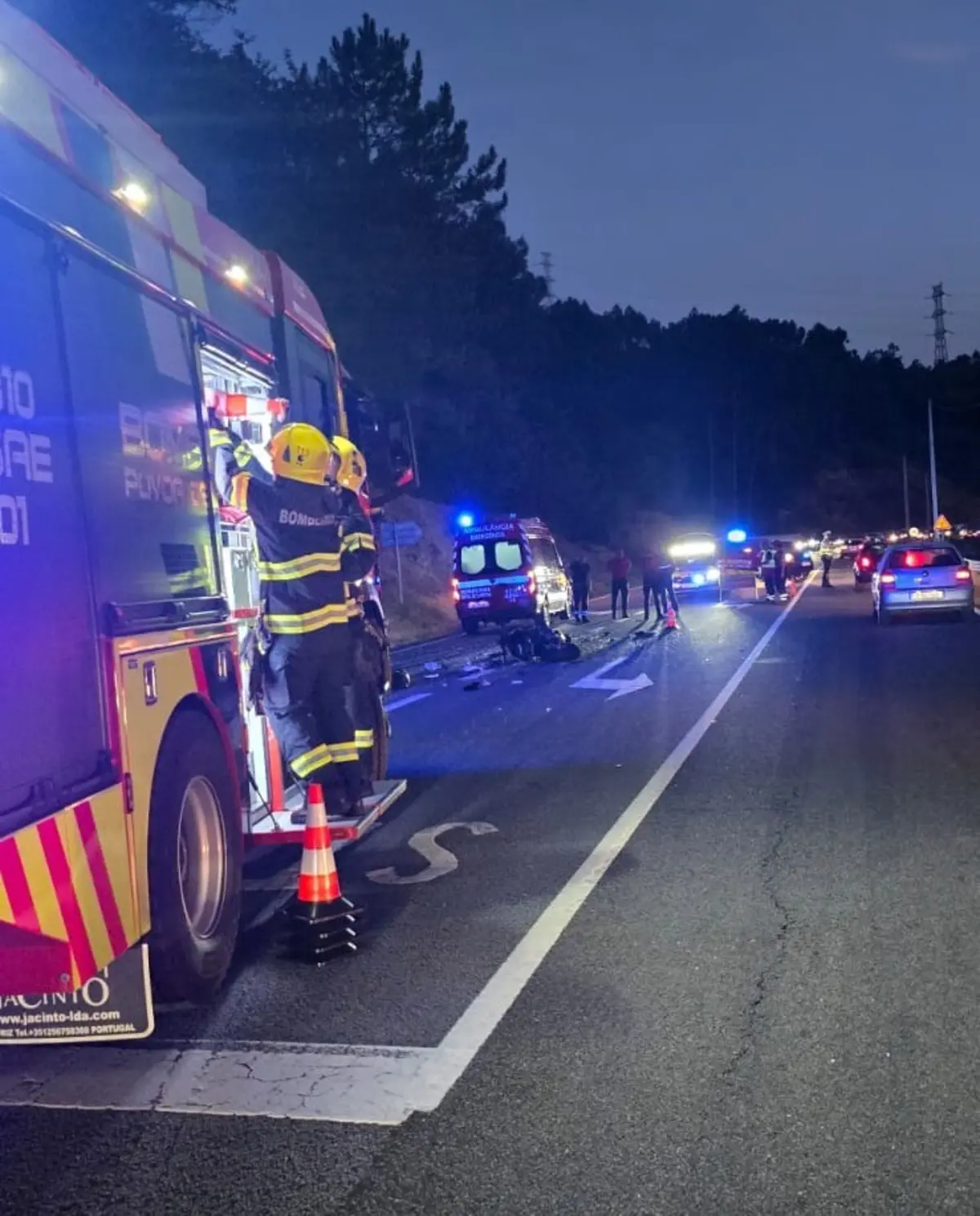Socorro prestado pelos Bombeiros da Póvoa de Lanhoso e pelo INEM