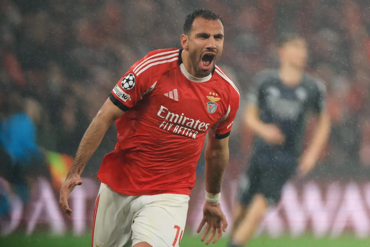 Pavlidis, avançado do Benfica